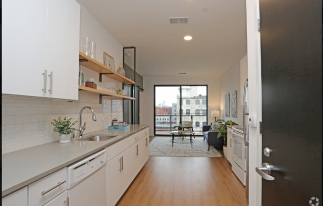 Studio, 1 bath, 550 sqft, $1,475, Unit 515