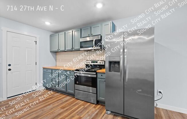 714 27 AVE N