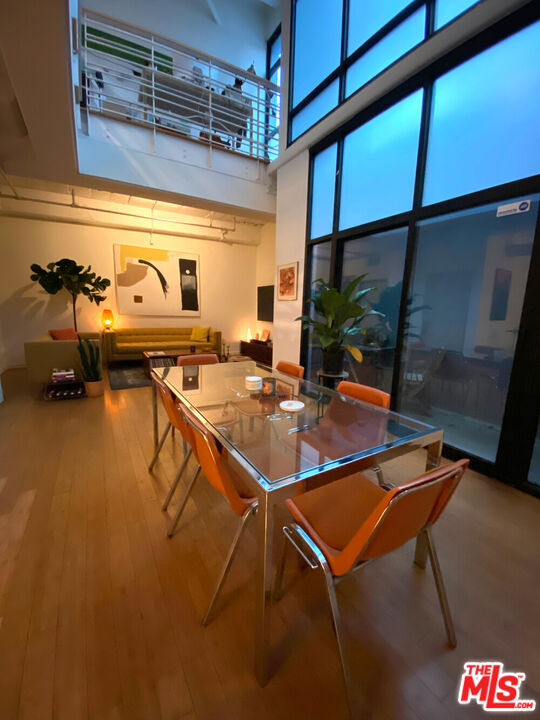 330 W 11th ST