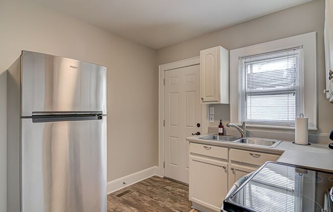 2 beds, 1 bath, $1,475, Unit Unit A