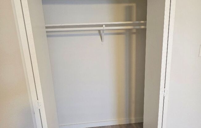 2 beds, 1 bath, 900 sqft, $1,321, Unit ELP2202-336