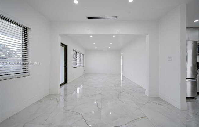 250 W 64 ST