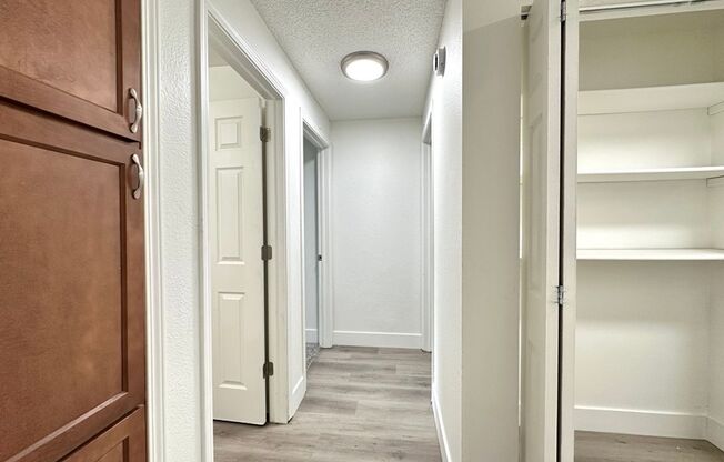 3 beds, 1 bath, 982 sqft, $1,875, Unit 137