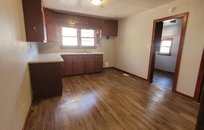 $795 - 2 bed 1 bath - Single Family Home