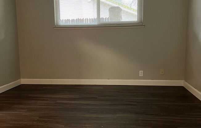 1 bed, 1 bath, 550 sqft, $1,150, Unit 42