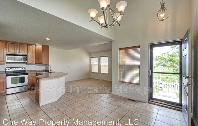 1915 HALFMOON CIR
