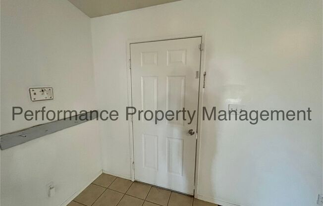 Stunning 5 Bed/2 Bath S Bakersfield Home w/ RBP & Security Deposit Alternative Option