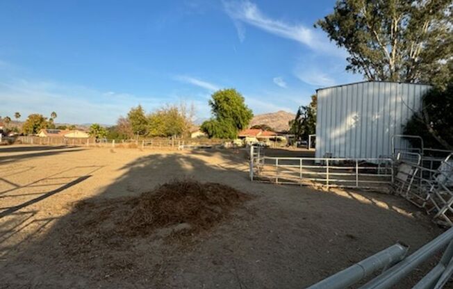 Beautiful Home in the Heart of Hemet