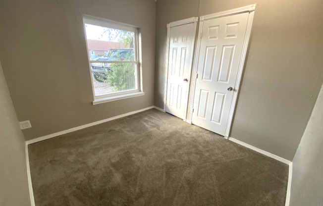 3 beds, 1 bath, $1,295