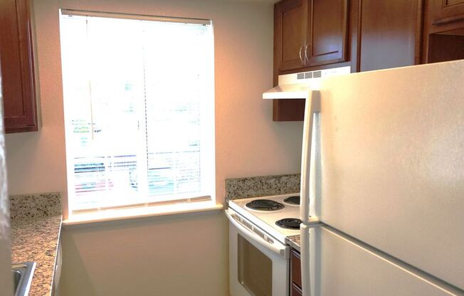 2 beds, 1 bath, 880 sqft, $1,775