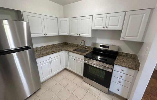 1 bed, 1 bath, 700 sqft, $1,700, Unit 500-22