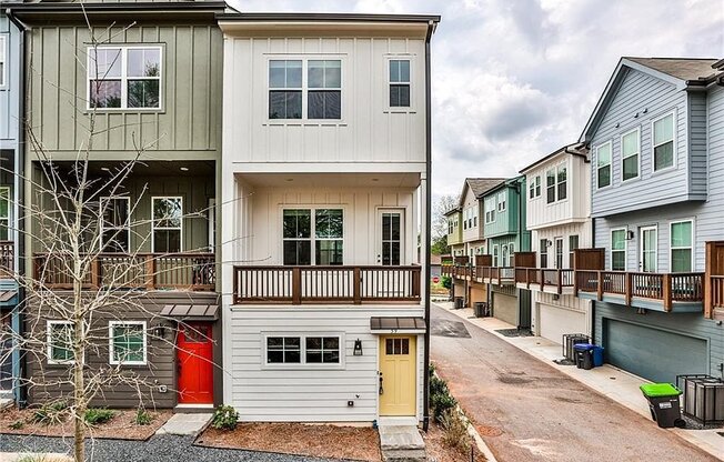 59 ADORE CT SE