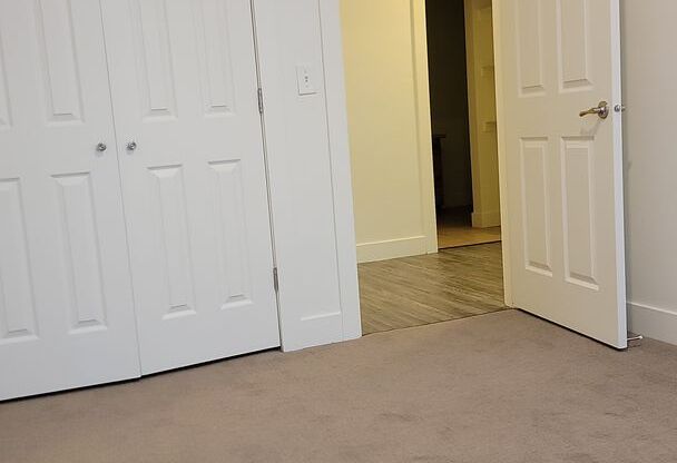 2 beds, 1 bath, 954 sqft, $1,290, Unit E102