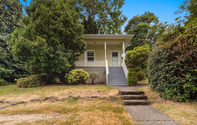 Bright 3 Bed | 2 Bath Home in Renton – 1,000 Sq Ft
