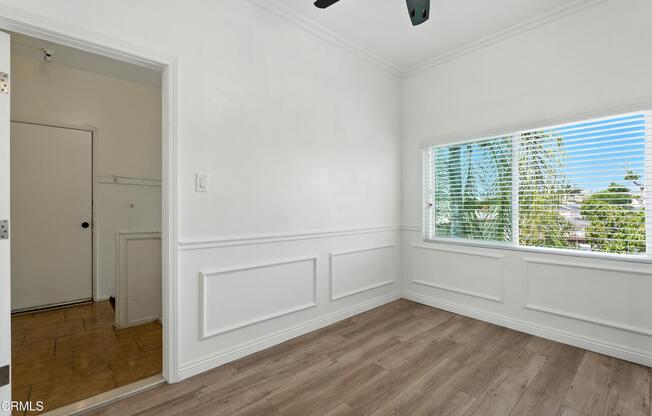 5137 E 6 ST