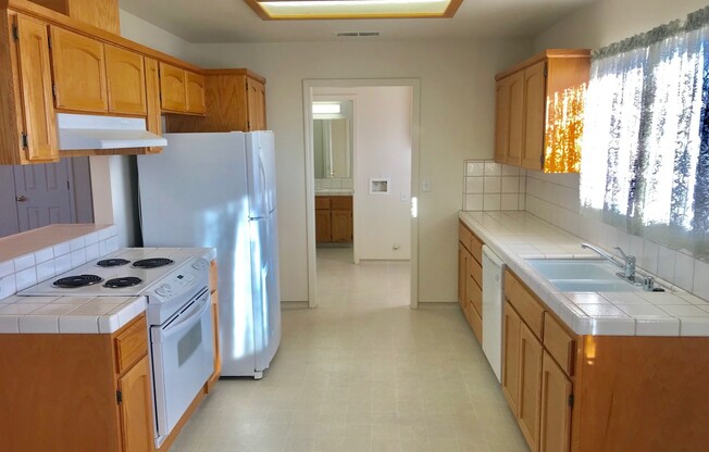 3 beds, 2 baths, $1,900