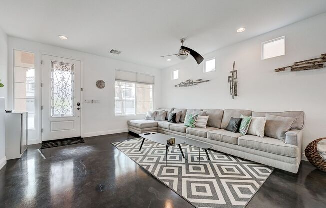 FANTASTIC FULLY UPGRADED FURNISHED RENTAL LOCATED IN THE SOUTHWEST!!!