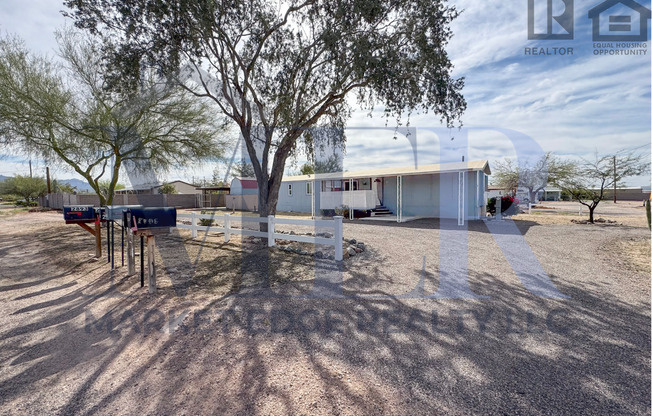 2Bed/2Bath Mobile Home in Apache Junction! Ready for Immediate Move-In! -- NO HOA! RV PARKING!