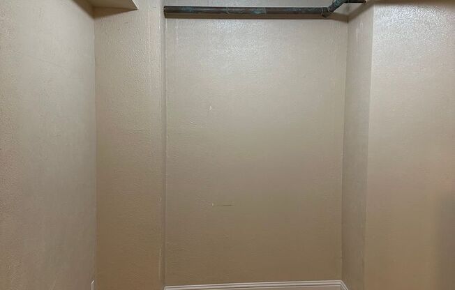 1 bed, 1 bath, 495 sqft, $1,270, Unit 202
