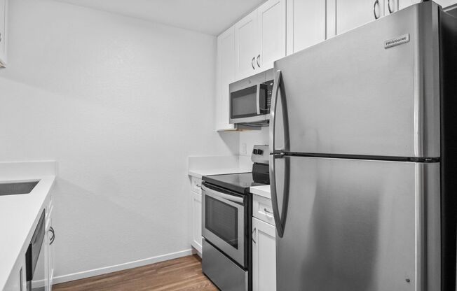 Beautiful 2 BR in Great Ocean Beach Location