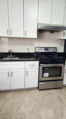 3 beds, 1 bath, $2,600