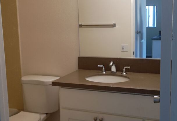 1 bed, 1 bath, 665 sqft, $1,975, Unit 214