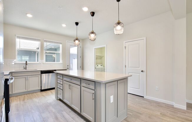 Beautiful 3/2.5 Modern Townhome with a Private Courtyard and a 2 Car Garage in the Gated Isles of Lake Nona - Orlando!