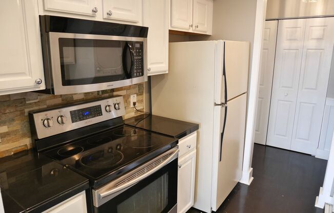 2 Bedroom Condo Located in Villages of Montgomery Run- Ellicott City
