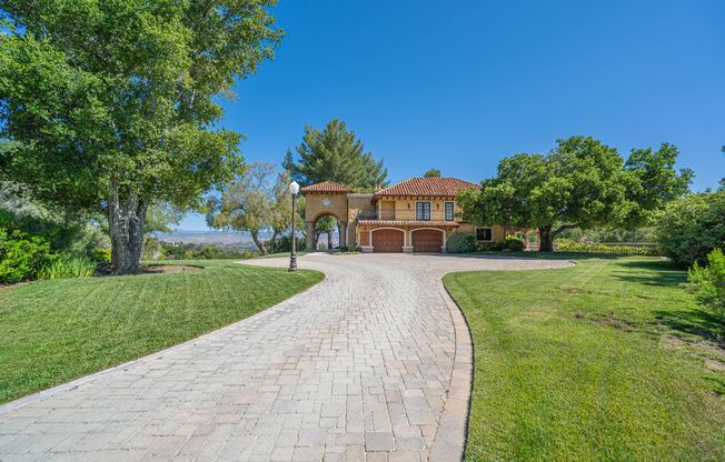 Private 5 Bedroom Estate for Rent in Santa Clarita!!