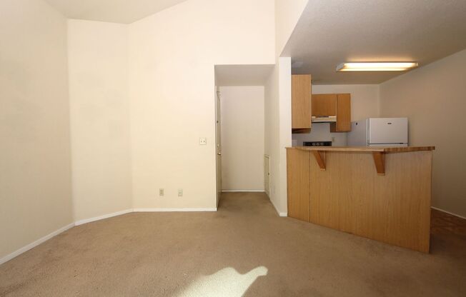 1 bed, 1 bath, $950, Unit # 204