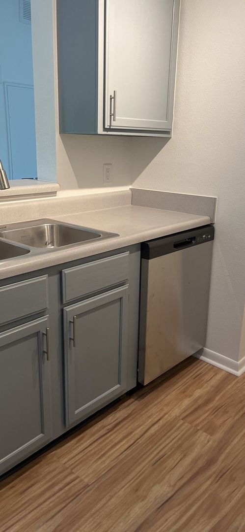 2 beds, 1 bath, 908 sqft, $1,250, Unit 300A