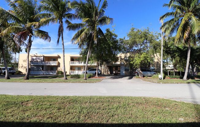 2031 NE 139 St North Miami Beach, FL 33181