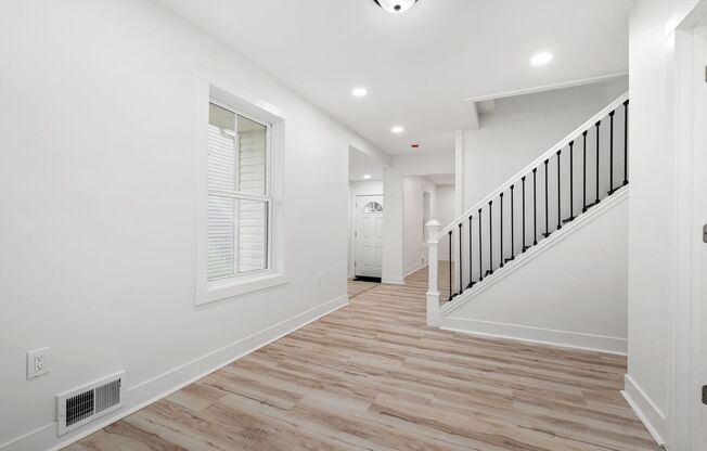 Gorgeous 3 bedroom home in Verona available now!
