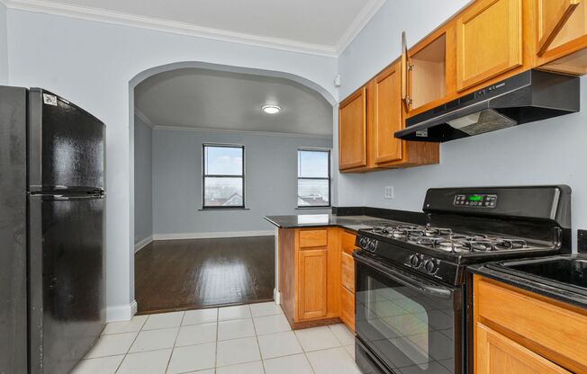 2 beds, 1 bath, $1,250