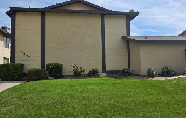 1046p -170- 4300 Isla Verde St. -RB/JP