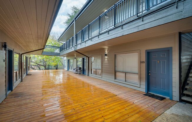 OVERLOOK WEST CAMPUS - LUXURIOUS - 1BD/1BA - RESERVED PARKING - W/D - WATER PAID