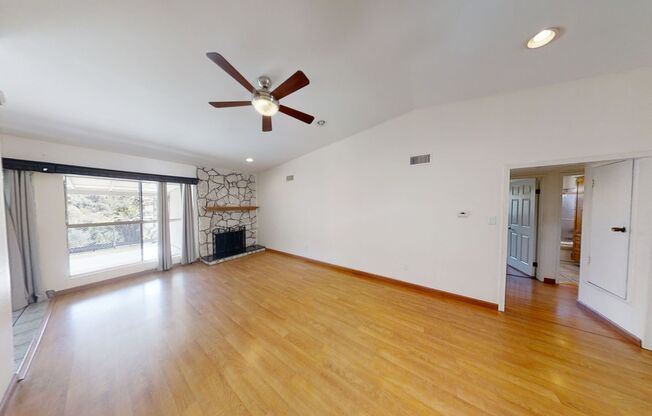 4BR/2BA house with View, private yard!