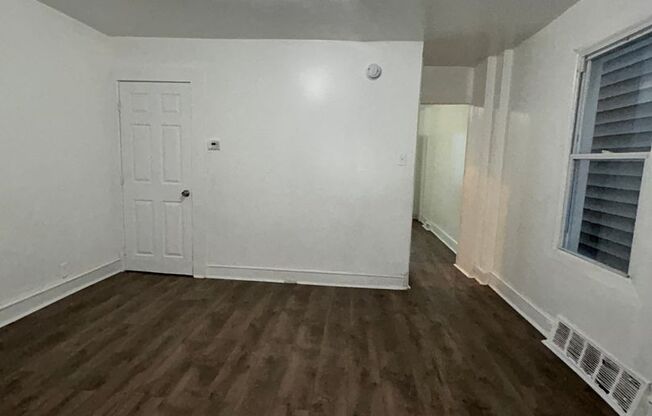 2 beds, 1 bath, $1,700