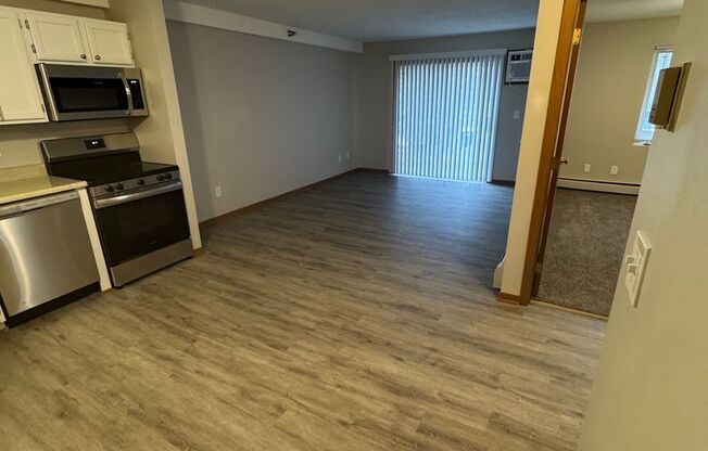 1 bed, 1 bath, 625 sqft, $1,100, Unit 109