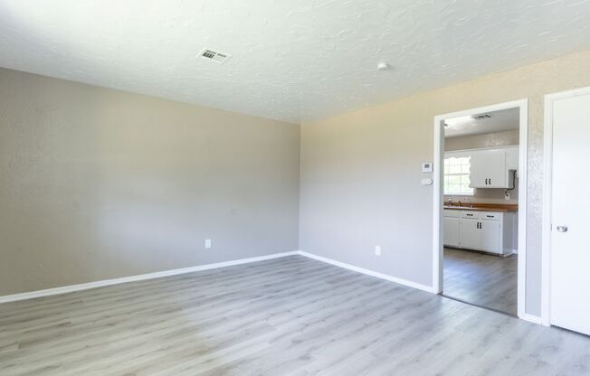 4 beds, 1 bath, $1,400