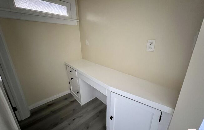 Studio, 1 bath, 450 sqft, $1,350, Unit 208