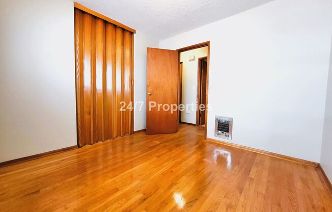 2 beds, 1 bath, $1,395, Unit 6714