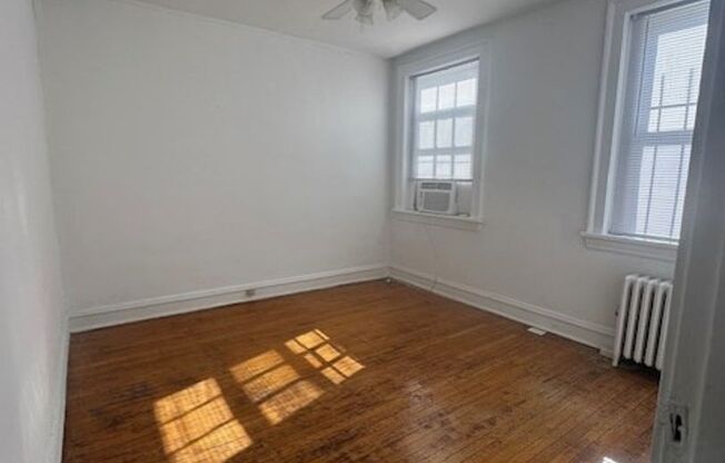 1 bed, 1 bath, 750 sqft, $1,299, Unit 215-3