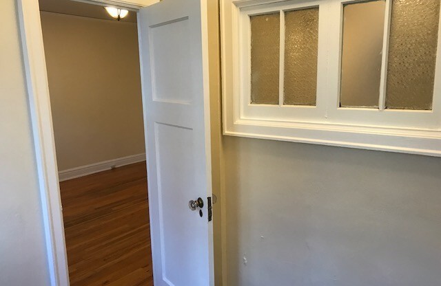 1 bed, 1 bath, 600 sqft, $1,095, Unit B-25