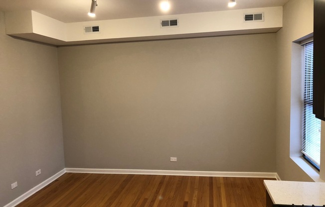 2 beds, 1 bath, $1,700