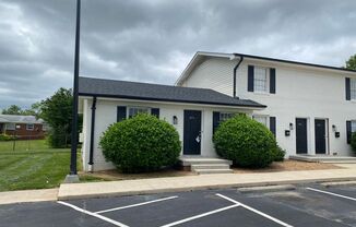 1 bed, 1 bath, 615 sqft, $1,100, Unit 871 Oakwood Villa