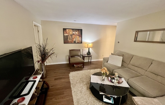 44 LIONEL AVE