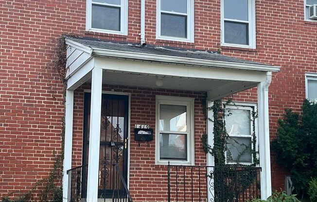 $1500 3BR 1BA East Baltimore row home!