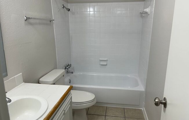 Studio, 1 bath, 575 sqft, $1,099, Unit OCR-106