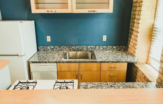 1 bed, 1 bath, 442 sqft, $999, Unit 606-24R